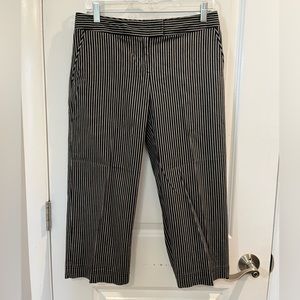 🔵Izod Golf Flat Front Stretch Capri Pants Black/ Gray Striped Sz 4